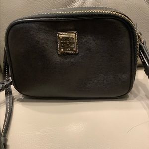 Excellent dooney crossbody